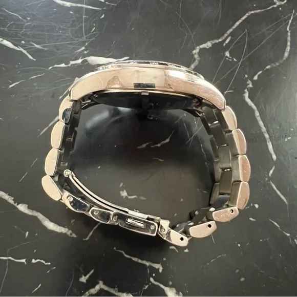 Michael Kors Layton Watch - Picture 9 of 9